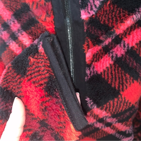 Maurice’s Red Teddy Sherpa Fleece Med Sweater And High Rise Short Set Small NWT - Picture 7 of 10